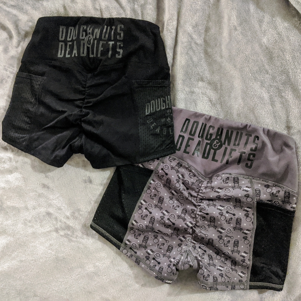 Two Doughnuts and Deadlift Scrunch Shorts